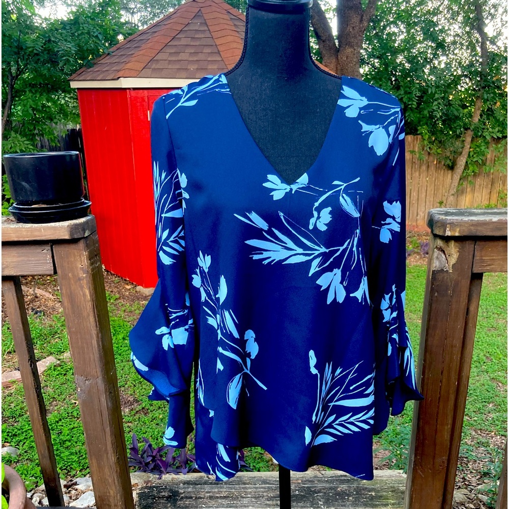 Vince Camuto Navy Blouse new size M
